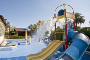 Apartamentos Siesta I en Alcudia. Toboganes para niños.